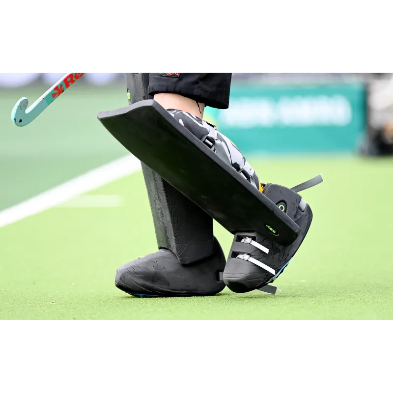 OBO Robo Hi-Rebound PLUS Legguards - Black 6 OBO Robo Hi-Rebound PLUS Legguards - Black - Image 6